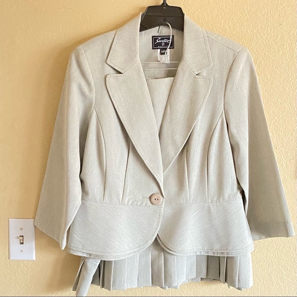 Two piece Set, size 14p, mink green